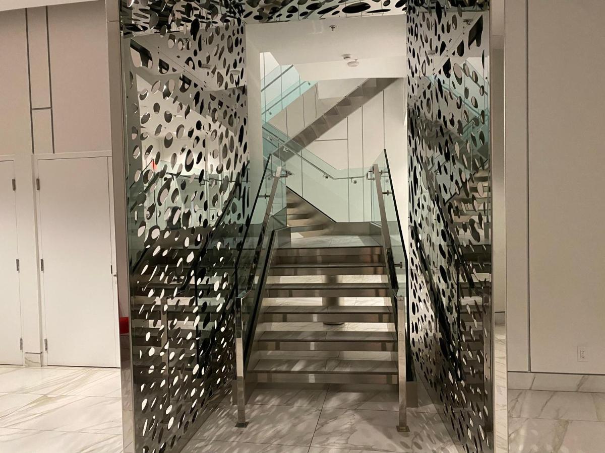 Cozy 2 Bedroom Free Parking Downtown Toronto 1Min Scotiabank Arena Tff Cn Tower Rogers Centre Union Station ภายนอก รูปภาพ