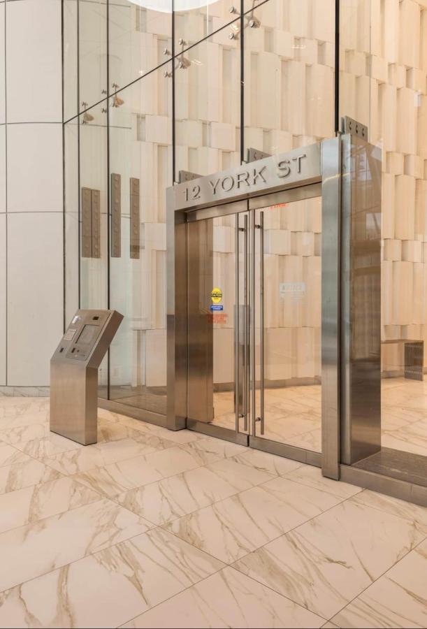 Cozy 2 Bedroom Free Parking Downtown Toronto 1Min Scotiabank Arena Tff Cn Tower Rogers Centre Union Station ภายนอก รูปภาพ