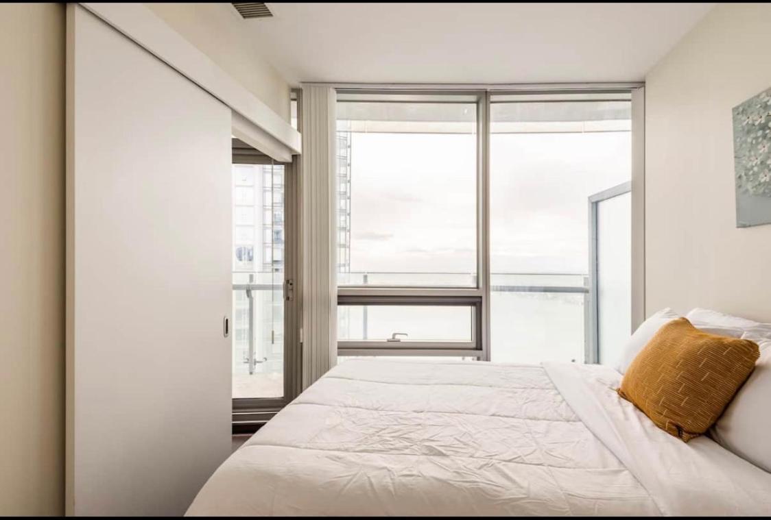 Cozy 2 Bedroom Free Parking Downtown Toronto 1Min Scotiabank Arena Tff Cn Tower Rogers Centre Union Station ภายนอก รูปภาพ